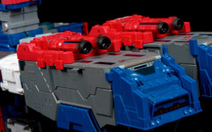 Fortress Maximus Titan Class SDCC Exclusive | Transformers Generations Titans R