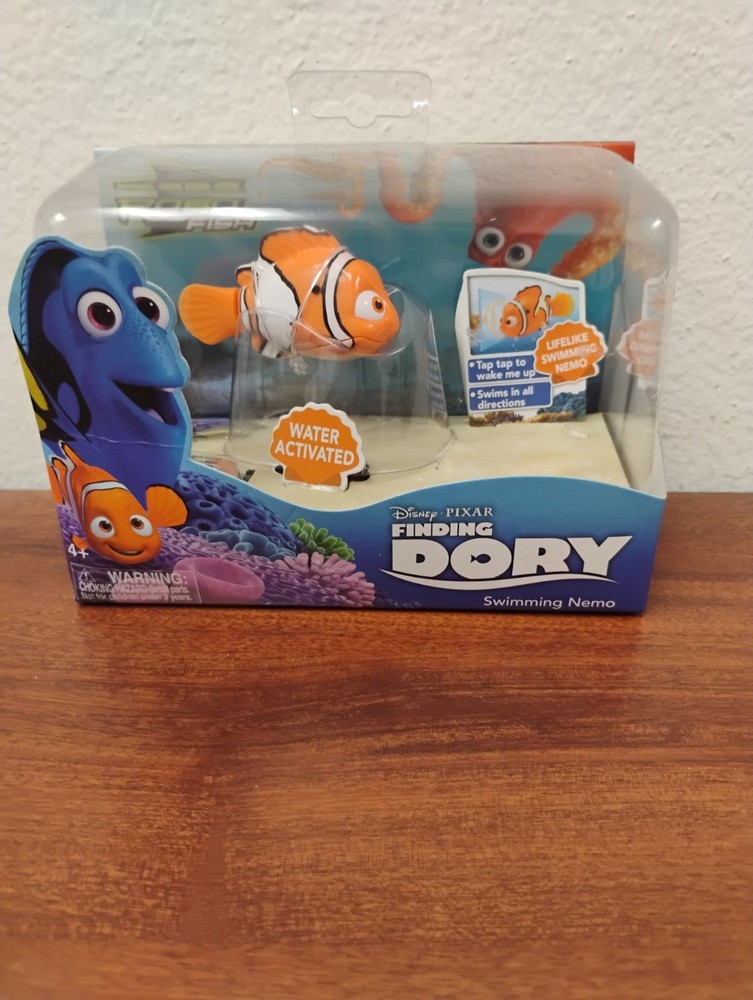 2015 Disney Pixar Finding DORY Swimming Nemo Bath Fish Battery Power Zuru