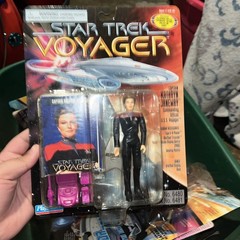 Star Trek Voyager Captain Kathryn Janeway Vtg 1995 Action Figure NEW Playmates