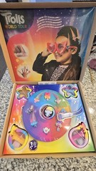 New Dreamworks Trolls World Tour Tiny Dancers Rainbow Edition E8843 12fig 24pc