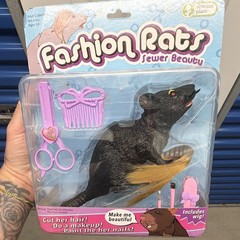Obvious Plant Fashion Rats Sewer Beauty Rat Action Figure w/ Wig, Scissors, Comb