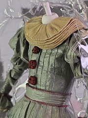 NECA Welcome to Derry Fodder Ultimate Pennywise 7″ Action Figure BODY BUCK