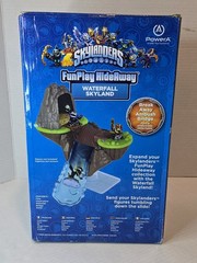 PowerA Skylanders FunPlay HideAway Figure Waterfall Skyland Display&Playset *NEW