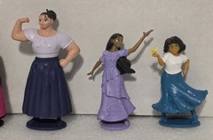 Authentic Disney Store Encanto Madrigal Figurine Toy Set 7 Figures Mirabel Bruno