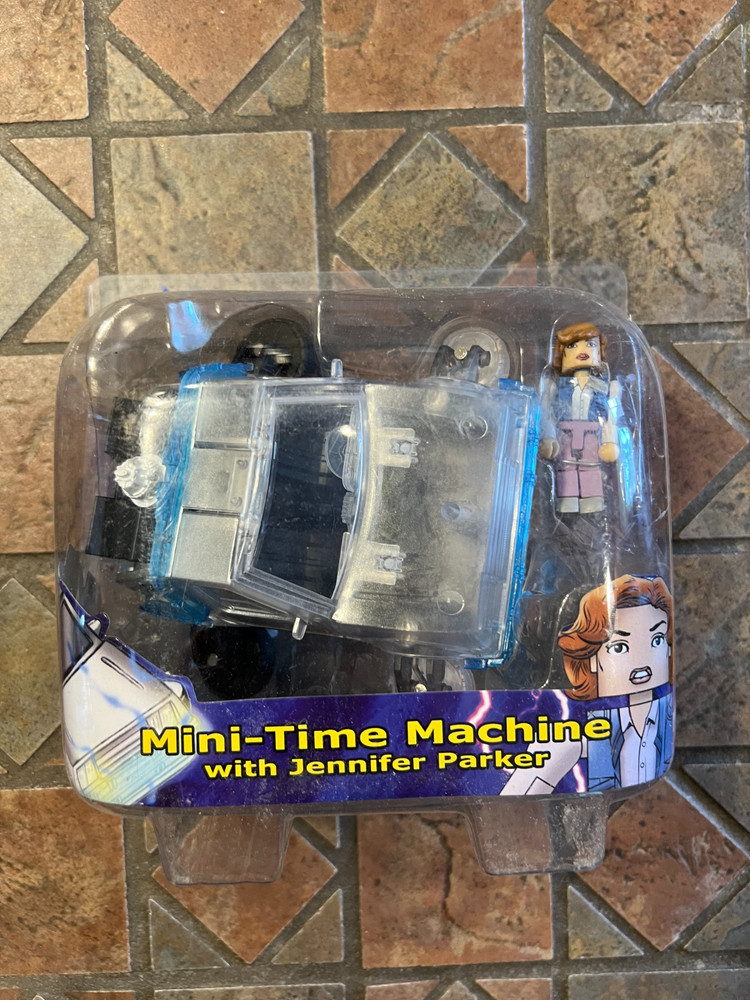 Back to the Future II Minimates MINI-TIME MACHINE PHASING DELOREAN & JENNIFER