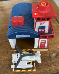 Learning Curve Wooden Thomas Train Lights & Sounds Harold’s Helipad! Read