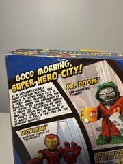 SDCC 2010 SUPER HERO SQUAD SHOW 3PACK – The Mayor (Stan Lee) Dr Doom Iron Man