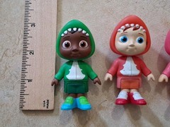 Cocomelon Family & Friends 3″ Figure Baby Shark Theme Toy Set of 5 Figures