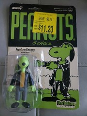 SUPER 7 PEANUTS Halloween ReAction Figure FRANKEN SNOOPY NOC Distressed Package