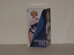 DC Comics Cover Girls Statue of Power Girl