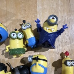 Lot of 16 Minion Despicable Me Figures