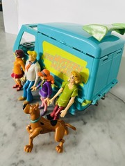 Vintage Scooby Doo Mystery Machine Van & All 5 Figures Hanna-Barbera