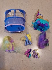 My Little Pony G4 Small Lot Of 5 Ponies And 2 Playset Piece