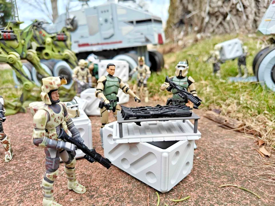 Starwars the clone wars Large cargo crate for Blaster rifles + storage insert