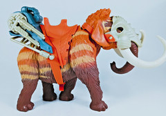 Primo Clash Dino Commander Mammoth Beast Action Figure Lanard 2018 Saddle Armor