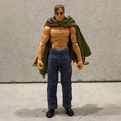 SU-375-HC-DG: 1/18 Dark Green Wired hooded cape for 3.75″ figures (No Figure)