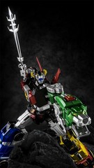 New In Stock Lucky Cat Micro Cosmos MC-01S Elvis Voltron Metallic Version Figure