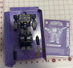 Transformers Generations Legacy Voyager Class Soundwave New without Box