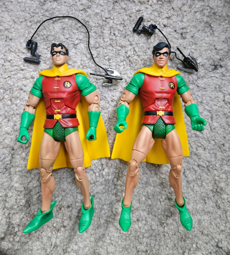 DC Universe Classic Robin and Variant Figures (Mattel 2011) All accessories!