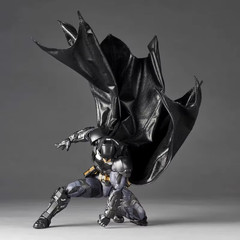 Revoltech Amazing Yamaguchi Batman Arkham Knight Bruce Wayne 6″ Action Figure