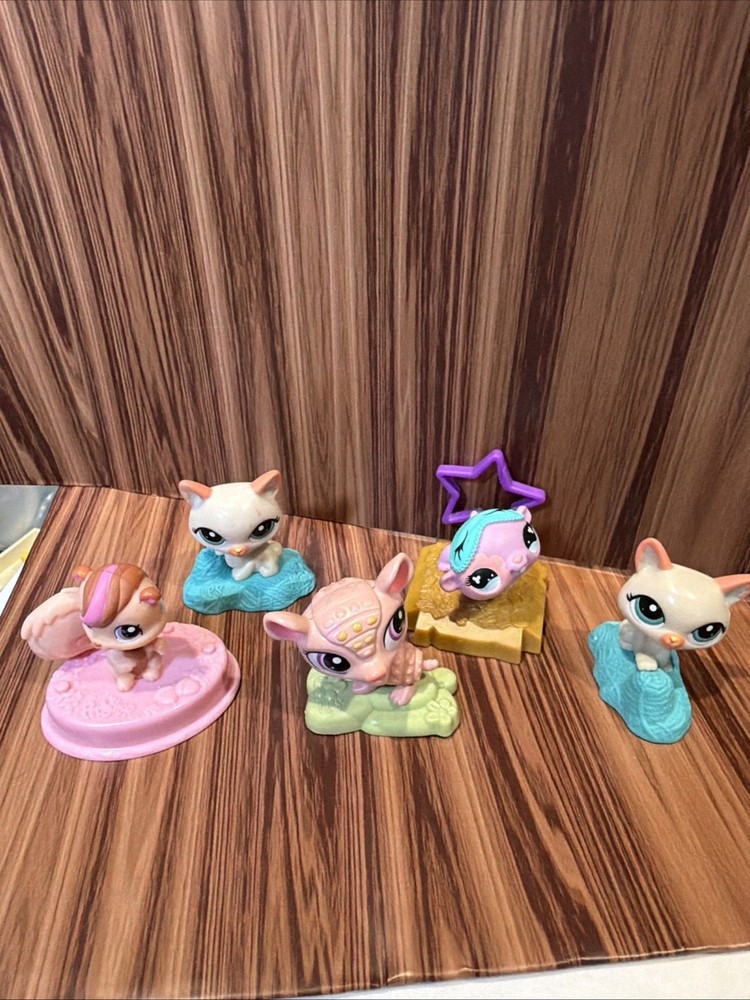 McDonald’s Littlest Pet Shop Happy Meal Toy Lot of 4 Pets w/ Bases Accessories