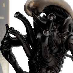 CultureFly Alien Big Chap Xenomorph 9″ Deluxe Statue Vinyl Acrylic Display. New