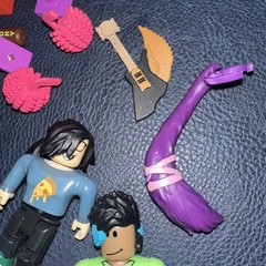 Roblox Toys Action Celebrity Mini Figures / Accessories Lot Of 20+ Pieces
