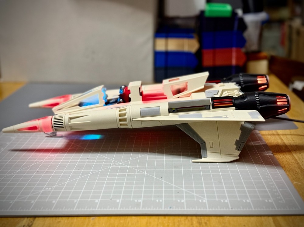 Buck Rogers Thunderfighter Starfighter Model 17in. (BEIGE LARGE ANIMATED LIGHTS)
