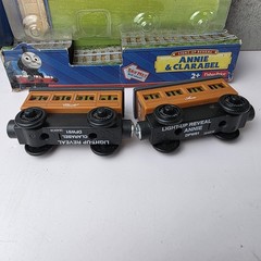 Thomas & Friends Wooden Railway Light up Reveal Annie Clarabel DFW81 Tank