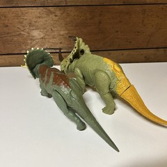 Jurassic World Roar Strikers Triceratops and Sinoceratops Dinosaur Figure Mattel