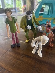 Scooby Doo The Mystery Machine Playset Van With 7 Figures Scooby Shaggie + More