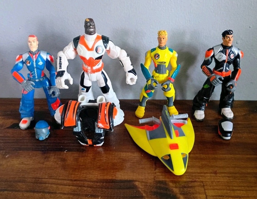 Hasbro 2005 Action Man ATOM Alpha Teens On Machines Lot 4 Figures w/ Accessories