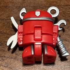 Transformers Botbots Handy Dandy Series 5 Wilderness Troop Swiss Army knife