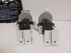 Extremely Rare BROTHERSFREE 2nd ANN. AUH GUM & AUH AUN FIGS! HK ToyCon EXCLUSIVE