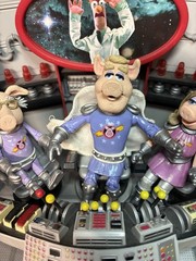 Palisades Muppets Pigs in Space Playset Miss Piggy Link Strangepork 3 Figures +