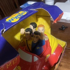 Vintage & Rare The Wiggles Big Red Car Hard Plastic and 4 Original Figures 2003