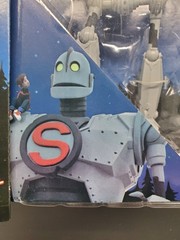 Diamond Select The Iron Giant Select Light Up Eyes Boxed Movie Action Figure