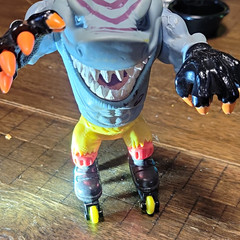 Street Wise Designs Shark Action Figure Plastic w/ Wheels Gray/Black/Yellow