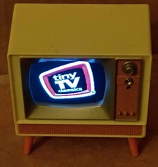 Tiny TV Classics Working TV Batman 1966 Scenes – WORKS No Remote