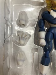 S.H. Figuarts Dragon Ball Z Super Saiyan Vegeta Premium Color 1.0 2015 Complete