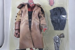 Mezco Toyz Hellboy Action Figure 2004 Limited Edition Of 3000 – Revolution