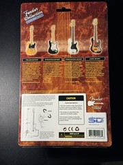 SD Toys Fender Collection 1/6 Scale Model Series 1 Stratocaster 2005 INCOMPLETE