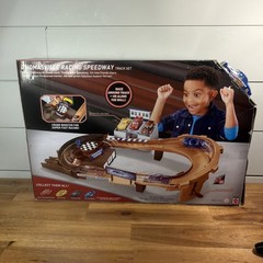 2016 Disney Pixar Cars 3 Thomasville Racing Speedway Track Set *New in Open Box