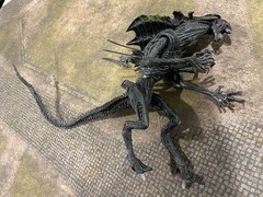 McFarlane Alien Queen Figure Alien vs Predator Rare 2005 Exclusive Damaged Read