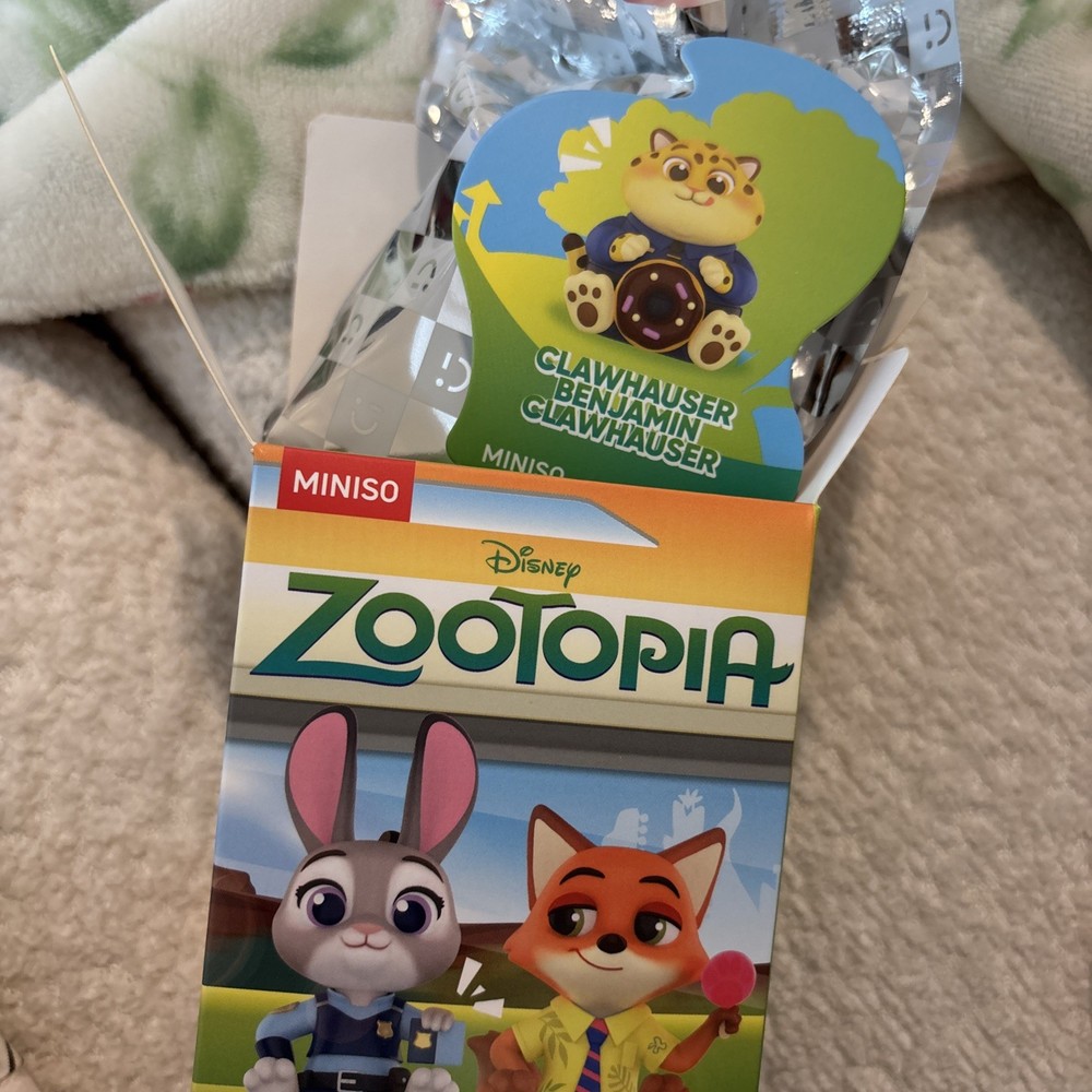 NEW MINISO Disney Zootopia Sit Nicely Series Blind Box Figure – Clawhauser