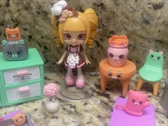Shopkins Happy Places Kitty Kitchen Welcome Pack Set 100% Complete