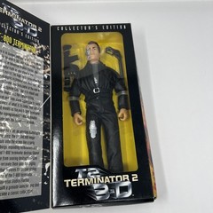VTG 1997 Kenner T2 Terminator 2 T-800 Action Figure 3D New Box Damage