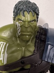 Hasbro Marvel Thor Ragnarok 13.5” Electronic Talking Gladiator Hulk Figure Works