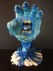 YETI HAND Custom Kidrobot Santa Cruz Skateboards Screaming Hand Figure
