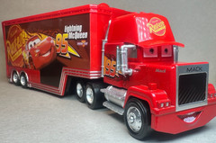 Disney Pixar Cars 3 Mack Hauler Lightning McQueen Semi 95 Diecast Deluxe 1:55 FC